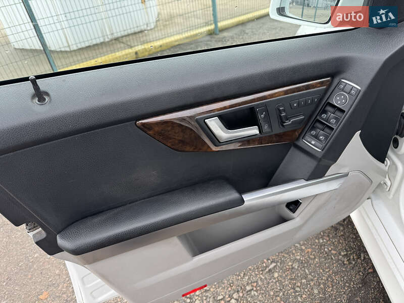 Внедорожник / Кроссовер Mercedes-Benz GLK-Class 2014 в Киеве