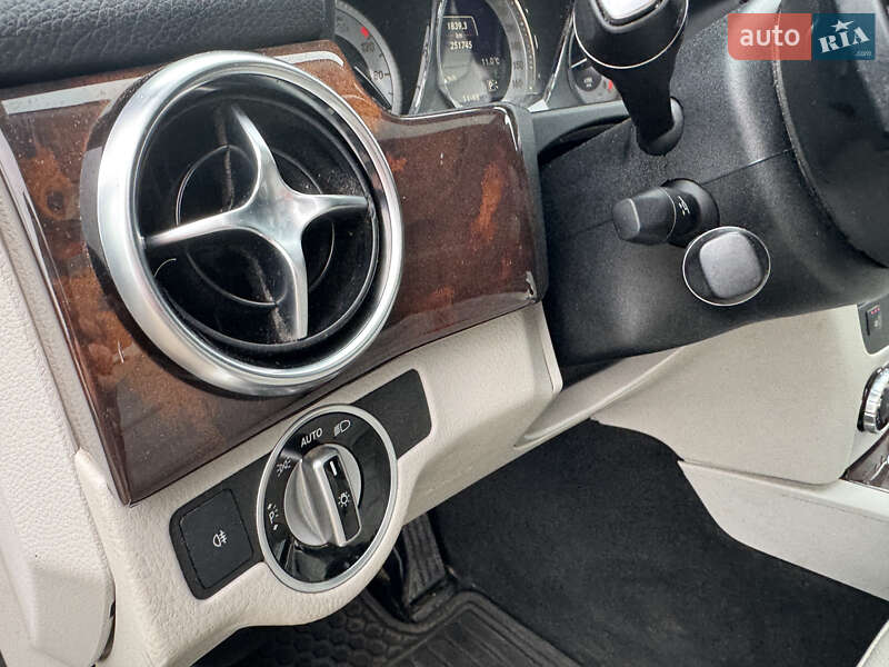 Внедорожник / Кроссовер Mercedes-Benz GLK-Class 2014 в Киеве