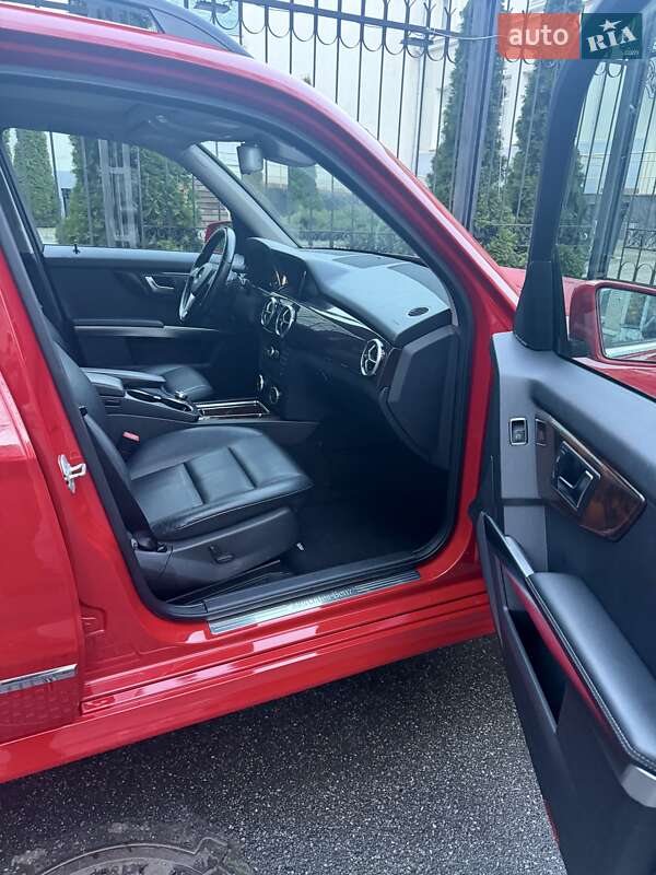 Позашляховик / Кросовер Mercedes-Benz GLK-Class 2014 в Києві