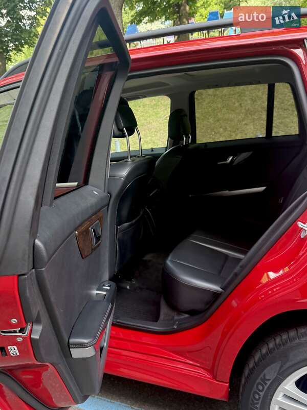 Позашляховик / Кросовер Mercedes-Benz GLK-Class 2014 в Києві