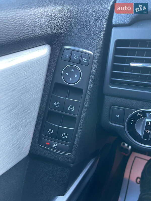 Внедорожник / Кроссовер Mercedes-Benz GLK-Class 2011 в Ровно