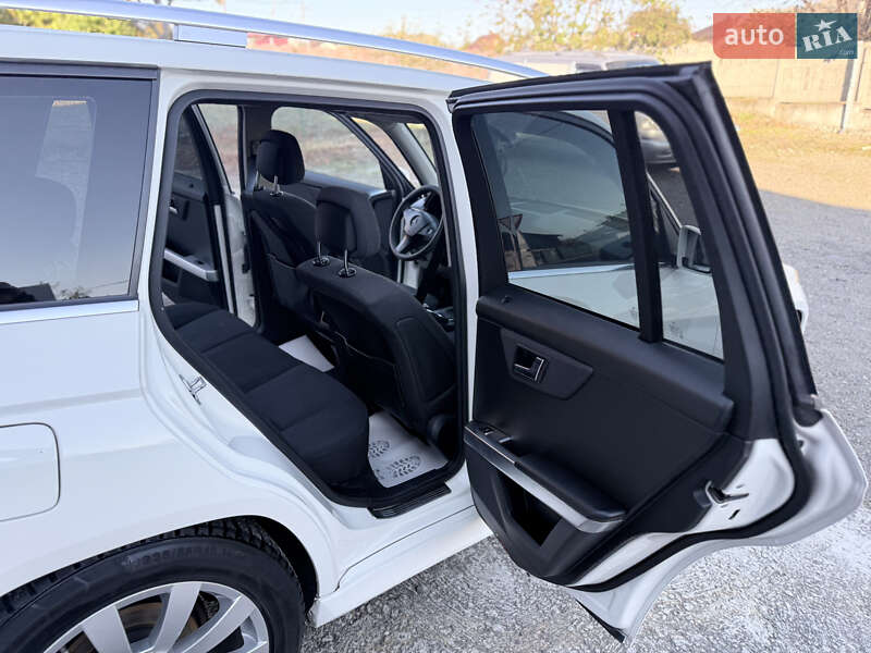 Внедорожник / Кроссовер Mercedes-Benz GLK-Class 2011 в Черновцах фото 17 Внедорожник / Кроссовер Mercedes-Benz GLK-Class 2011 в Черновцах