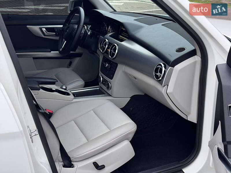 Позашляховик / Кросовер Mercedes-Benz GLK-Class 2014 в Києві