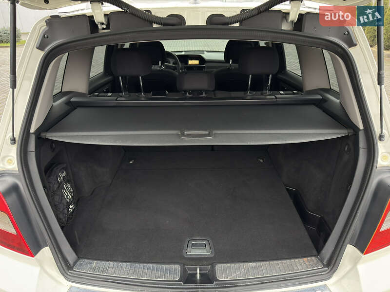 Внедорожник / Кроссовер Mercedes-Benz GLK-Class 2011 в Черновцах