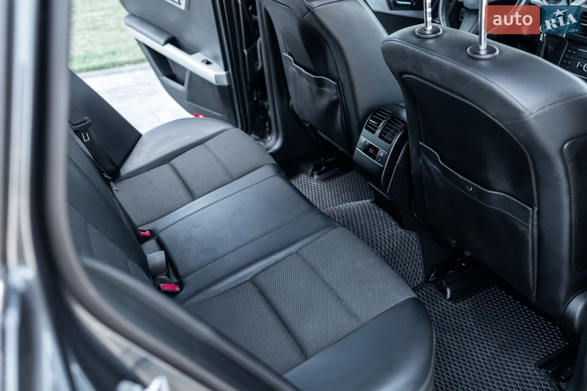 2010 Mercedes-Benz GLK-klasse - мініатюра 38