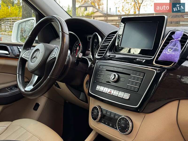 Внедорожник / Кроссовер Mercedes-Benz GLS-Class 2016 в Киеве фото 24 Внедорожник / Кроссовер Mercedes-Benz GLS-Class 2016 в Киеве