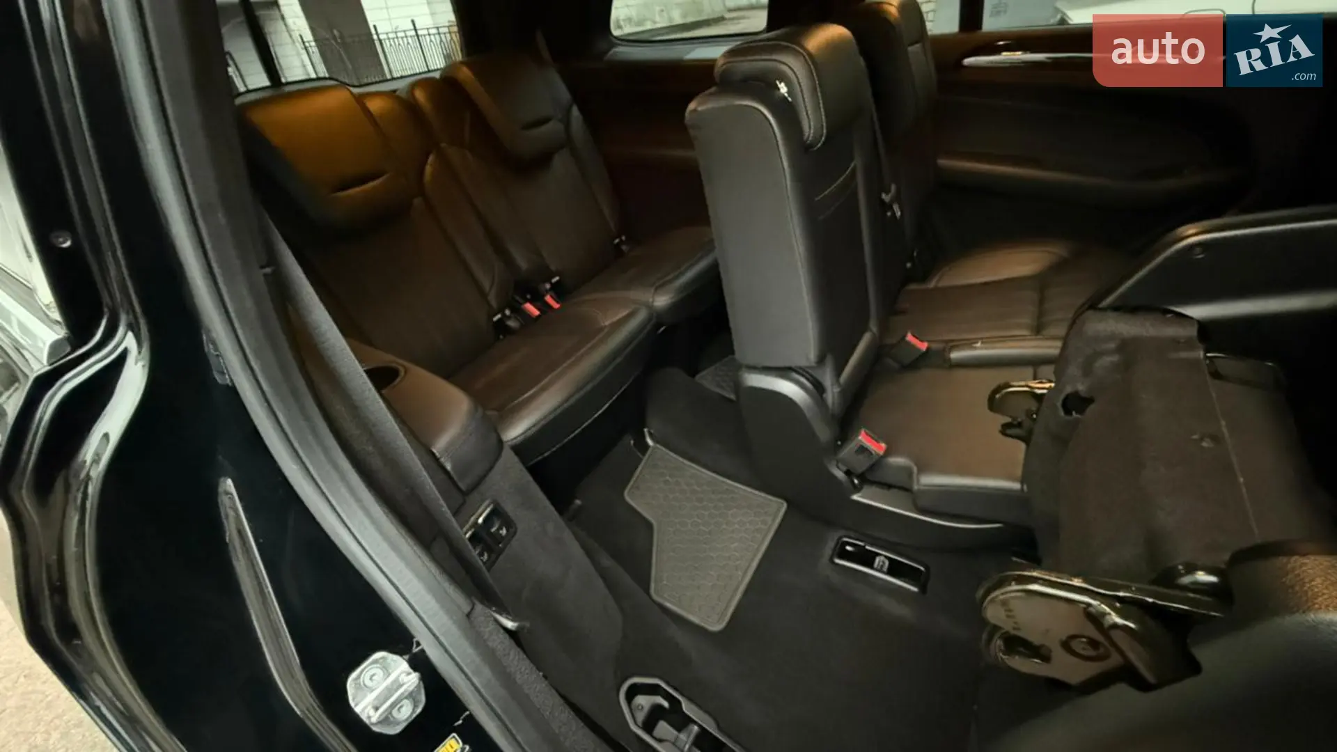Mercedes-Benz GLS-Class 2017 VIN 4JGDF6EE3JB073582 фото оголошення 31 з 48