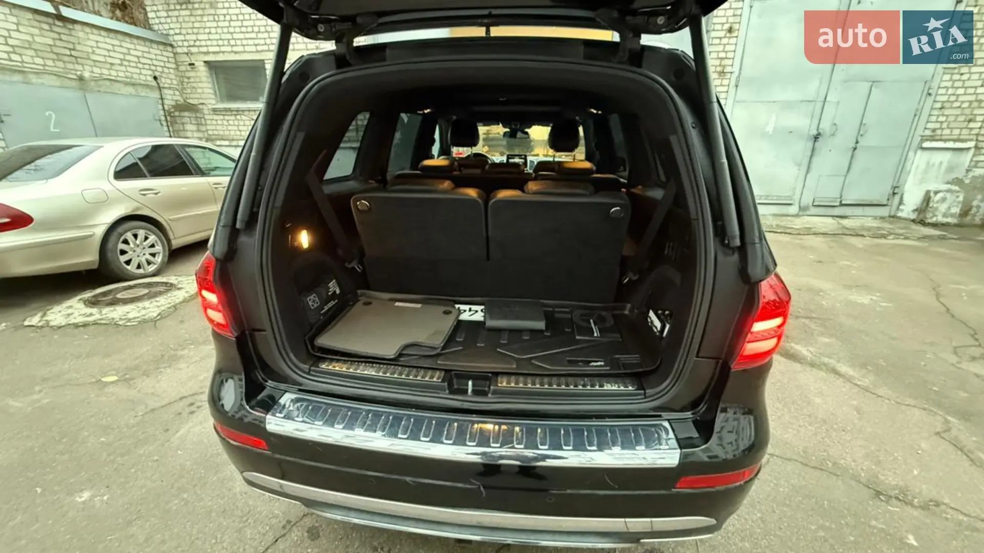 Mercedes-Benz GLS-Class 2017 VIN 4JGDF6EE3JB073582 фото оголошення 38 з 48