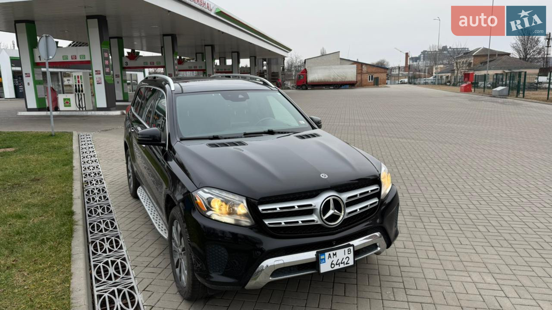 Mercedes-Benz GLS-Class 2017 VIN 4JGDF6EE3JB073582 фото оголошення 17 з 48