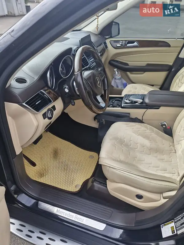 Mercedes-Benz GLS Class 2017 VIN 4JGDF6EE6HA925648 фото оголошення 8 з 35