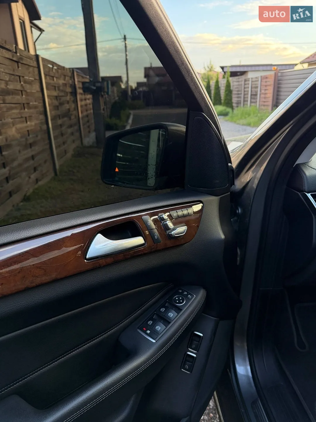 Mercedes-Benz GLS-Class 2017 VIN 4JGDF6EE5HA931442 фото оголошення 5 з 19