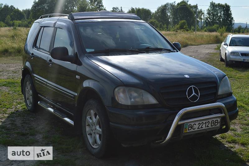 Внедорожник / Кроссовер Mercedes-Benz M-Class 2000 в 