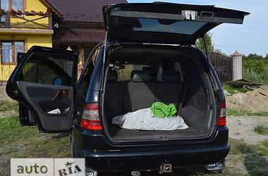 Внедорожник / Кроссовер Mercedes-Benz M-Class 2000 в 