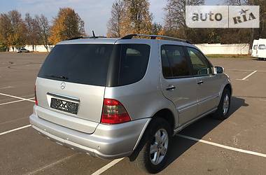 Внедорожник / Кроссовер Mercedes-Benz M-Class 2005 в Ровно