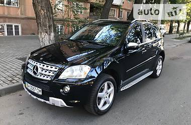 Позашляховик / Кросовер Mercedes-Benz M-Class 2008 в 