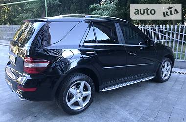 Позашляховик / Кросовер Mercedes-Benz M-Class 2008 в 