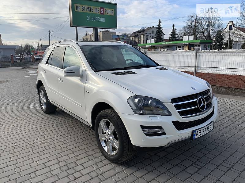 Внедорожник / Кроссовер Mercedes-Benz M-Class 2010 в Виннице