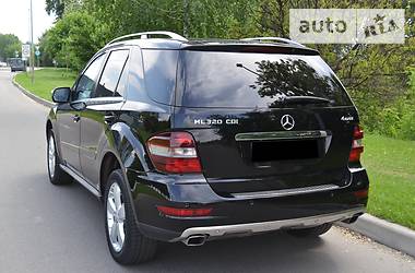 Позашляховик / Кросовер Mercedes-Benz M-Class 2009 в 