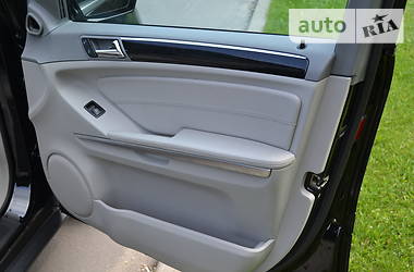 Позашляховик / Кросовер Mercedes-Benz M-Class 2009 в 