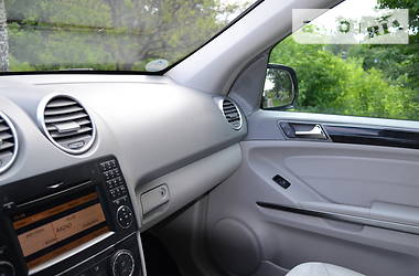 Позашляховик / Кросовер Mercedes-Benz M-Class 2009 в 