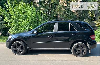 Позашляховик / Кросовер Mercedes-Benz M-Class 2006 в 