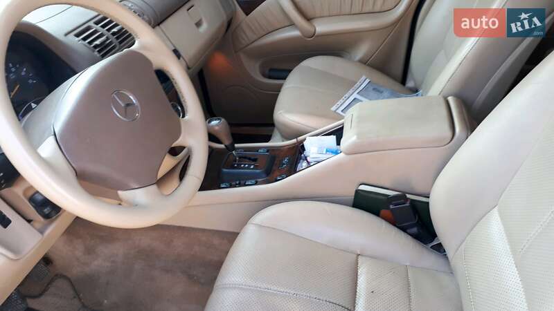 Внедорожник / Кроссовер Mercedes-Benz M-Class 2002 в Черновцах