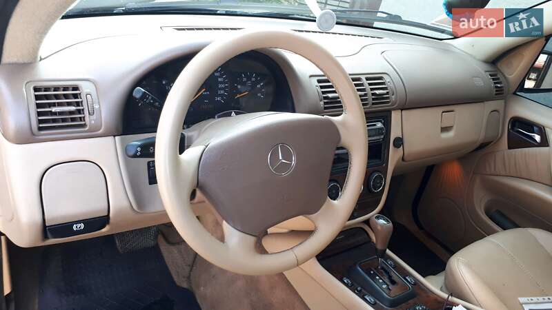 Внедорожник / Кроссовер Mercedes-Benz M-Class 2002 в Черновцах