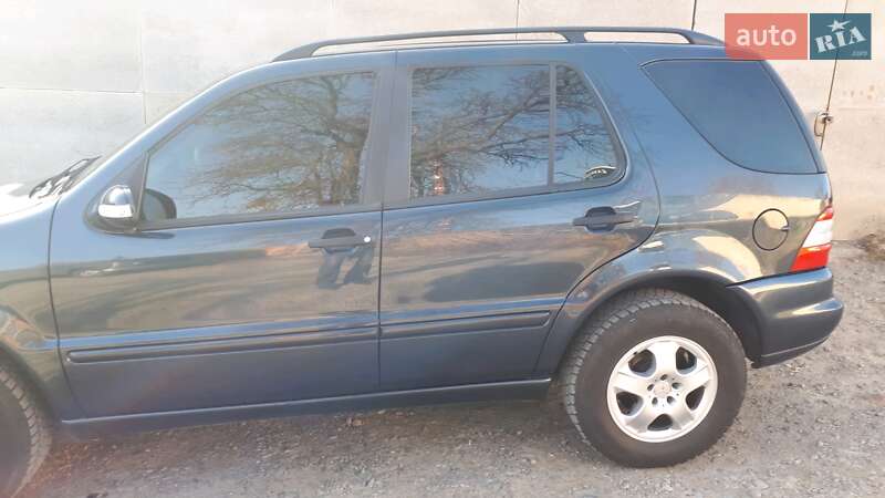 Mercedes-Benz M-Class 2002