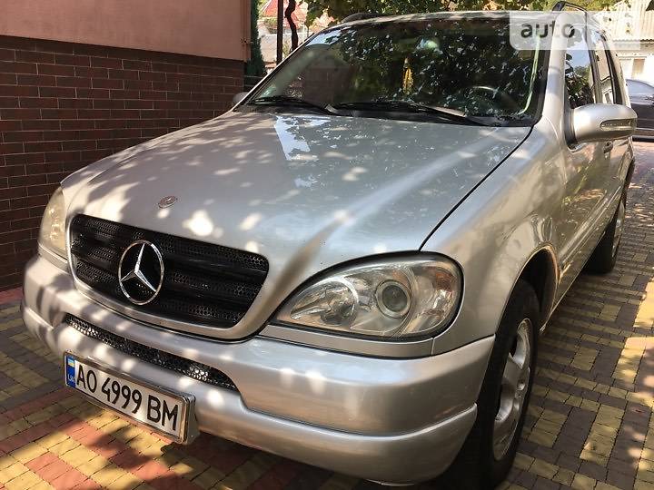 Позашляховик / Кросовер Mercedes-Benz M-Class 2002 в 