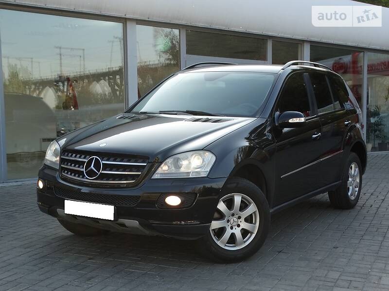 Позашляховик / Кросовер Mercedes-Benz M-Class 2006 в 