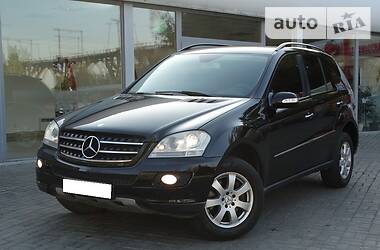 Позашляховик / Кросовер Mercedes-Benz M-Class 2006 в 