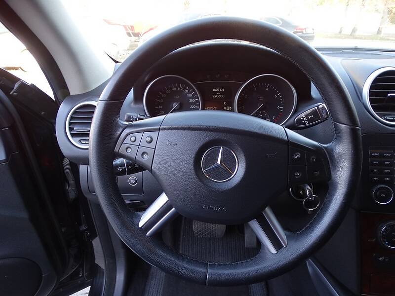Позашляховик / Кросовер Mercedes-Benz M-Class 2006 в Дніпрі