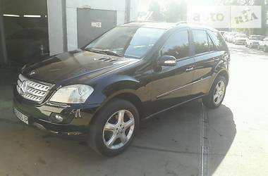 Позашляховик / Кросовер Mercedes-Benz M-Class 2005 в 