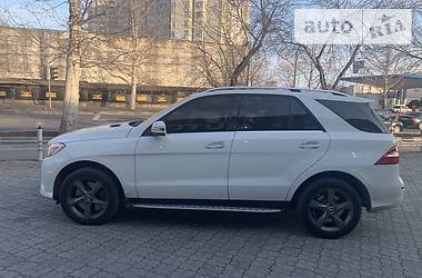 Позашляховик / Кросовер Mercedes-Benz M-Class 2013 в 