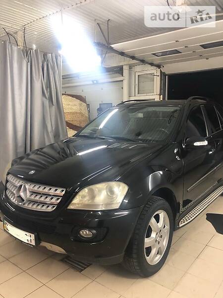 Позашляховик / Кросовер Mercedes-Benz M-Class 2007 в 