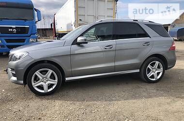 Позашляховик / Кросовер Mercedes-Benz M-Class 2012 в 