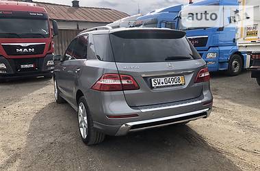 Позашляховик / Кросовер Mercedes-Benz M-Class 2012 в 