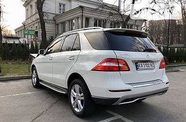 Позашляховик / Кросовер Mercedes-Benz M-Class 2012 в 