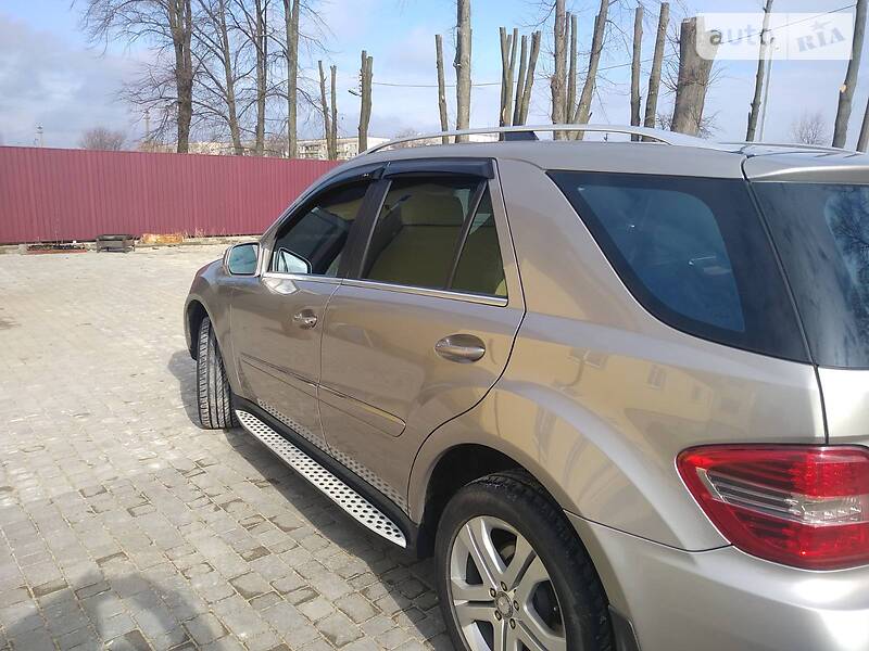 Позашляховик / Кросовер Mercedes-Benz M-Class 2009 в Коростені
