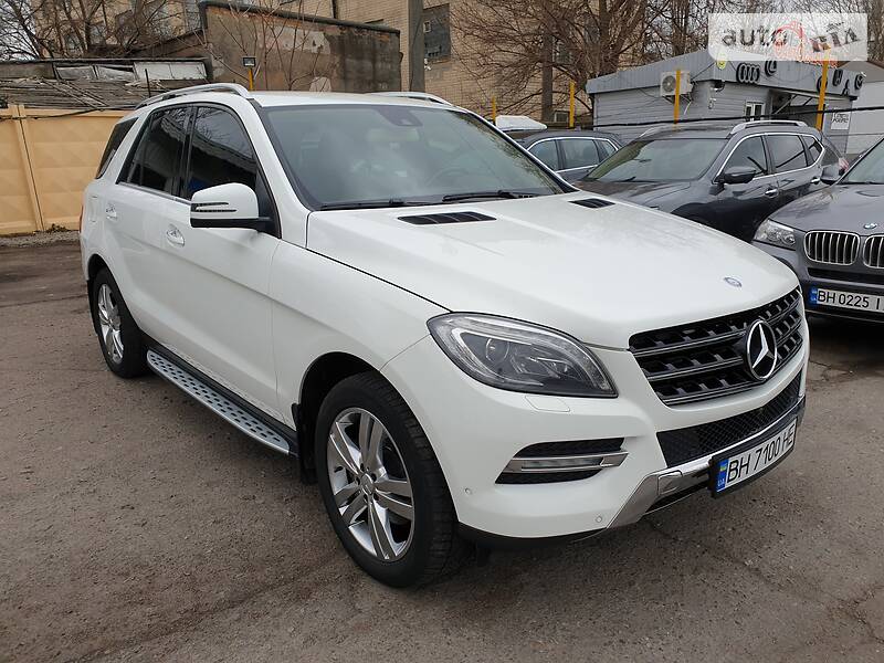 Позашляховик / Кросовер Mercedes-Benz M-Class 2014 в 