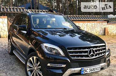 Позашляховик / Кросовер Mercedes-Benz M-Class 2015 в 