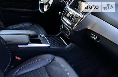 Позашляховик / Кросовер Mercedes-Benz M-Class 2015 в 