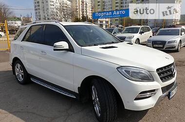 Позашляховик / Кросовер Mercedes-Benz M-Class 2014 в 