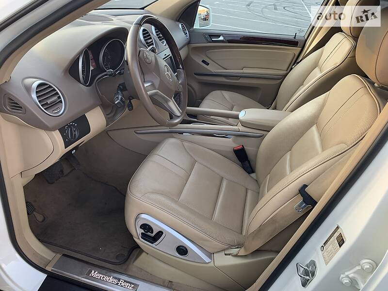 Позашляховик / Кросовер Mercedes-Benz M-Class 2010 в Києві