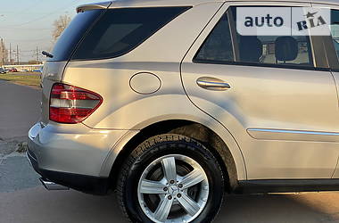 Позашляховик / Кросовер Mercedes-Benz M-Class 2008 в 