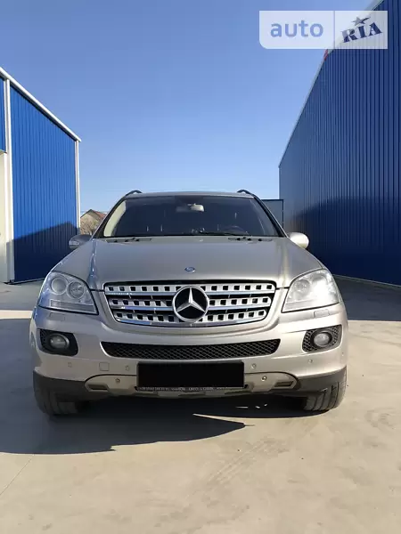 Внедорожник / Кроссовер Mercedes-Benz M-Class 2005 в 