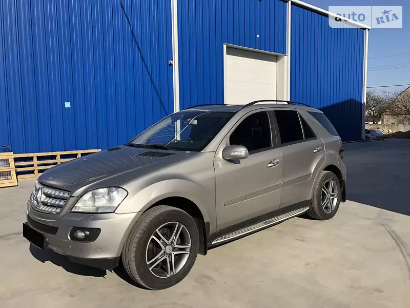 Внедорожник / Кроссовер Mercedes-Benz M-Class 2005 в 