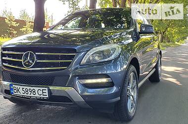 Позашляховик / Кросовер Mercedes-Benz M-Class 2013 в 