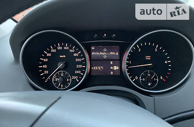 Внедорожник / Кроссовер Mercedes-Benz M-Class 2010 в 