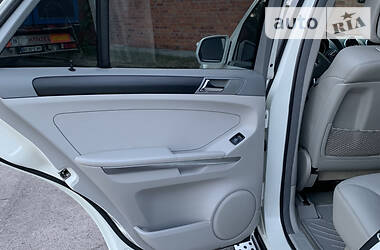 Внедорожник / Кроссовер Mercedes-Benz M-Class 2010 в 